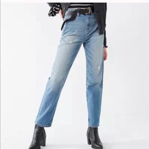 Urban Outfitters- BDG Mom High-Rise Jeans- Size 29